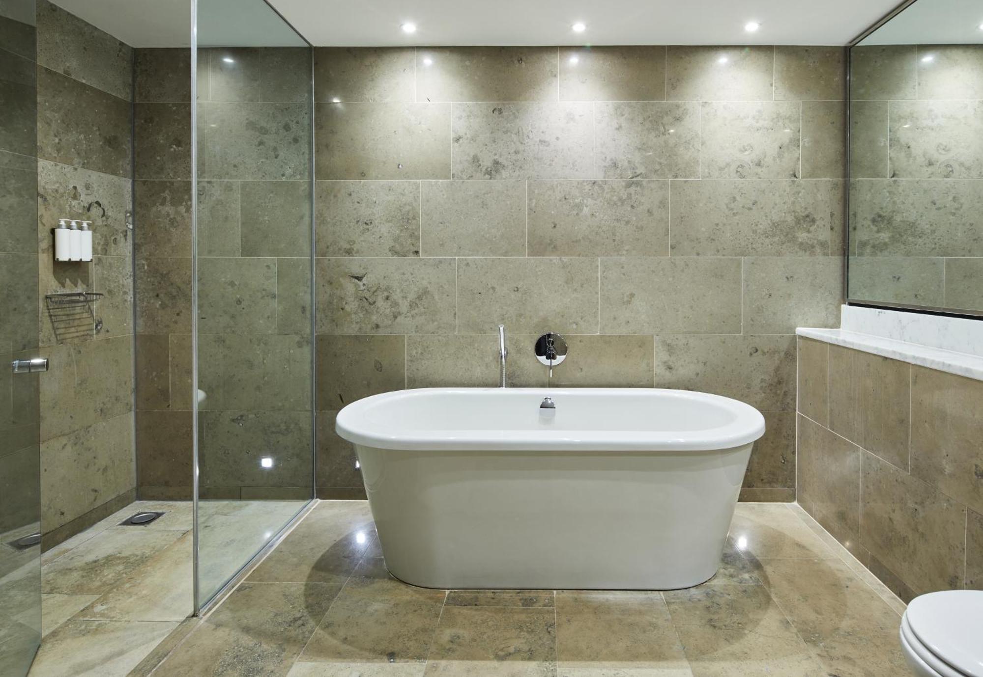 Junior Suite,1675798682:JPEG