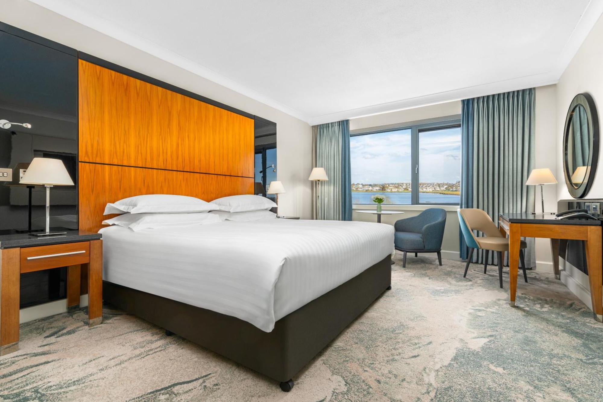 Superior King Seaview Room,1670702838:JPEG