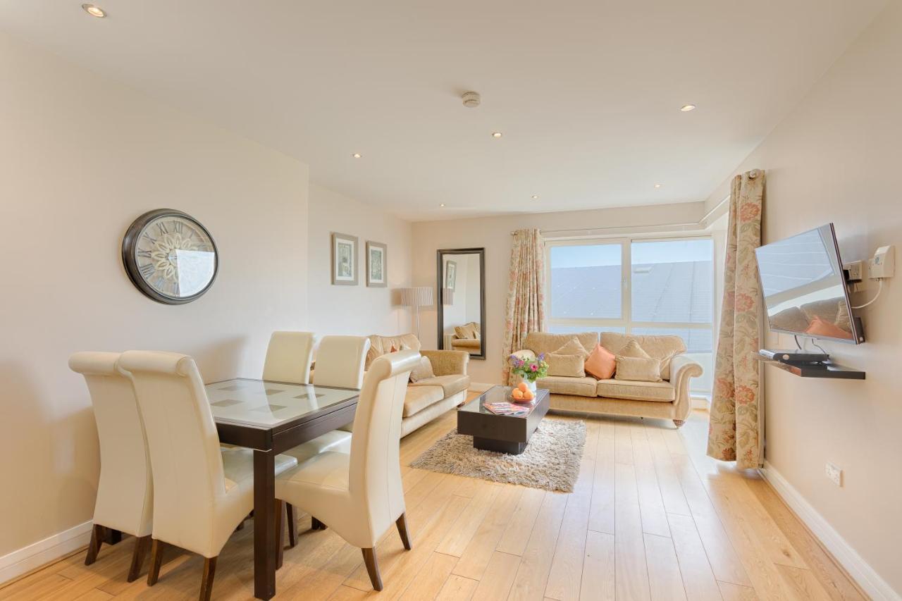 Two Bedroom Apartment with Sea View (5 Adults)